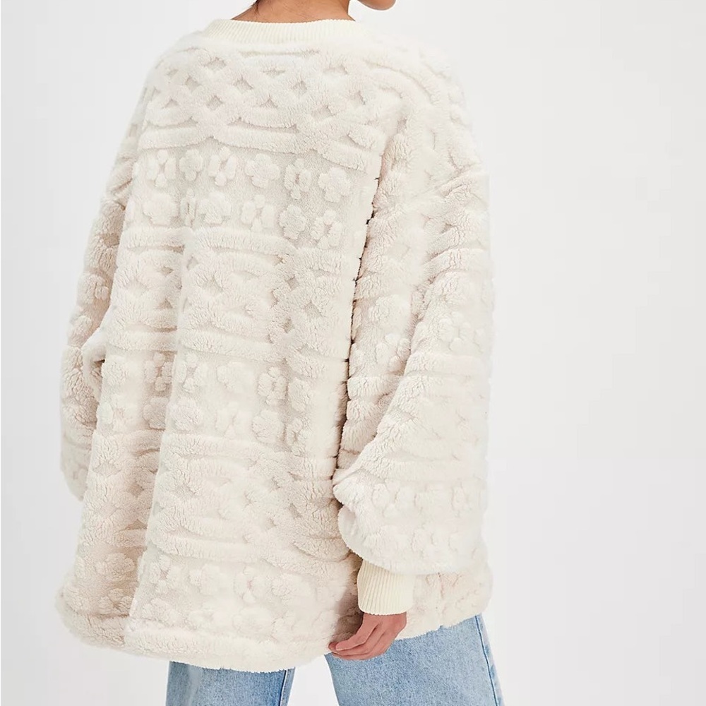 NWT--Free People Cable knit Sweatshirt Sweater with pockets sz L - Picture 2 of 8